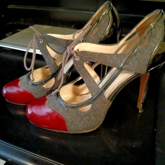 Grey Flannel and Burgundy Patent "Mary Jane" heels - Picture 1 of 3